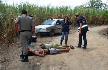 Corpos foram encontrados por funcionários da Petrobras
