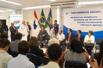 Senador Renan prestigia inauguração das novas agências