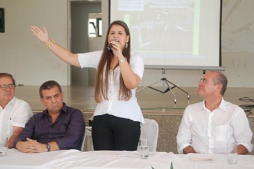 Prefeita Mellina Freitas destaca benefício da obra para a região
