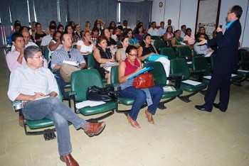 Secretário Francisco Araújo ressalta importância da palestra para servidores da Semas