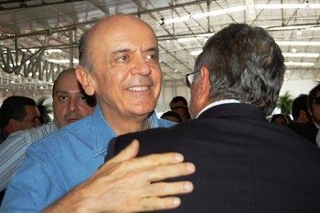Ex-governador José Serra é recebido por Téo Vilela