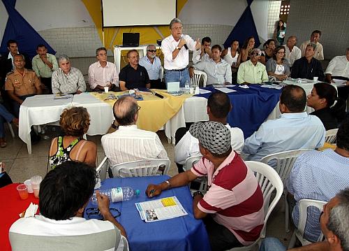 Governador Téo Vilela se reuniu com lideranças do Benedito Bentes