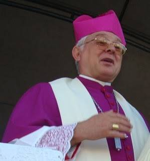 Dom Valério Breda, bispo de Penedo, anuncia o afastamento de padres envolvidos em suposto escândalo sexual