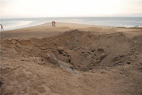Local onde a mina foi detonada; cratera foi aberta