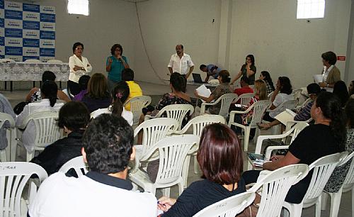 Secretária Solange Jurema e assessora do MDS, Ana Ligia Gomes, esclarecem como proceder