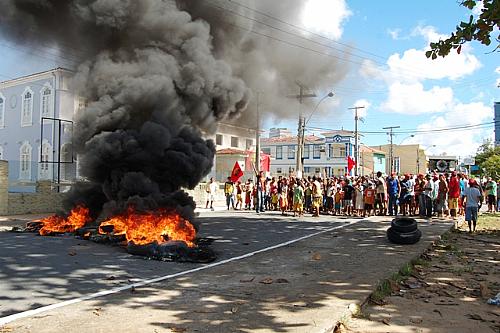 Protesto aconteceu em frente à sede do Incra/AL