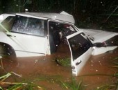 Após colisão, veículo caiu dentro do rio em União dos Palmares