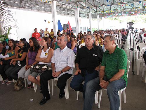 Renan, Ronaldo e Bomfim em frente à platéia, formada por agente comunitários de saúde de 33 municípios alagoanos