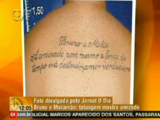 Macarrão se 'declara' ao amigo Bruno por meio de tatuagem