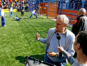 Johan Cruyff diz que o público quer ver a magia do futebol brasileiro