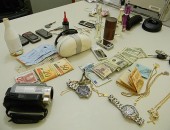 Bando acusado de assaltar condomínios de luxo foi preso no Aeroporto Zumbi dos Palmares, em AL