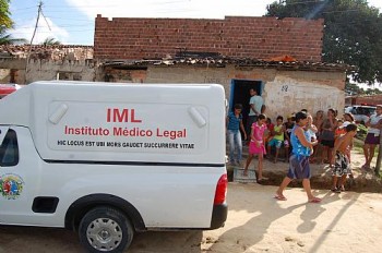 O corpo foi recolhido ao Instituto Médico Legal Estácio de Lima