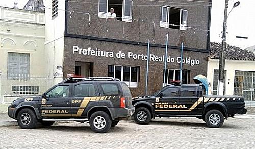 Polícia Federal cumpre mandados de busca e apreensão na Prefeitura de Porto Real do Colégio