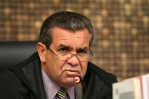 Desembargador Washington Luiz Damasceno Freitas, relator do processo