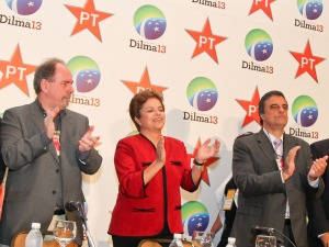 Dilma falou que vai "depender" do PT para governar