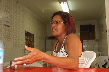 Bernadete Santos, 42 anos, acusa policiais militares de torturá-la em área do Incra
