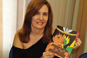 Autoria Eliana Maria comemora oportunidade de publicar obras