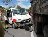 Van da Prefeitura de Mata Grande se envolveu em acidente
