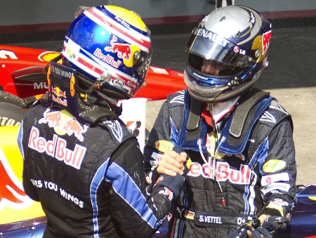A relação entre Webber (esq.) e Vettel deteriorou ao longo da temporada