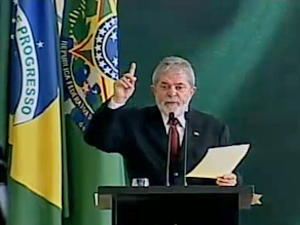 O presidente Lula discursa na cerimônia de balanço dos oito anos de governo