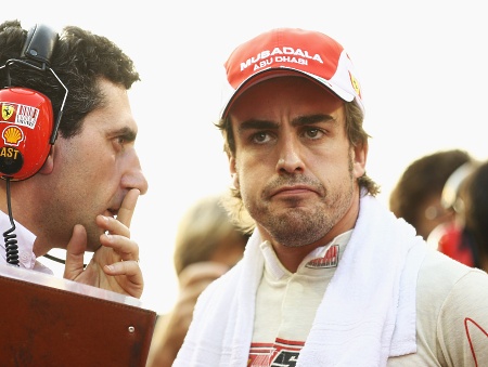 Fernando Alonso vai tentar repetir sua superioridade sobre Massa em 2011 e conquistar o tricampeonato mundial com o carro vermelho da Ferrari