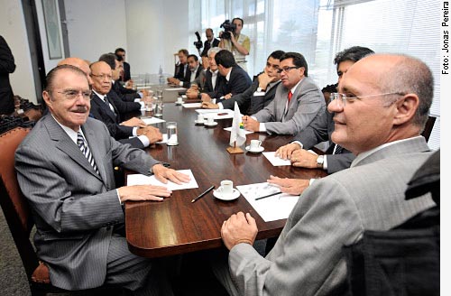 Reunião da bancada do PMDB define candidatura de Sarney à reeleição