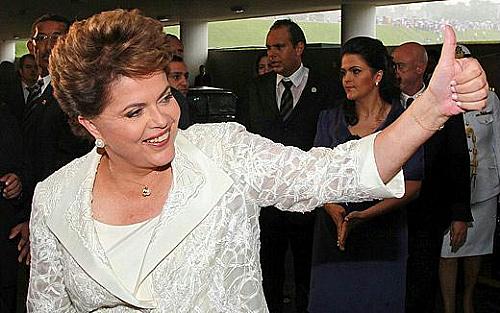 Aos 63 anos, Dilma assume presidência da República