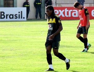 Diego Maurício ganha vaga na equipe titular