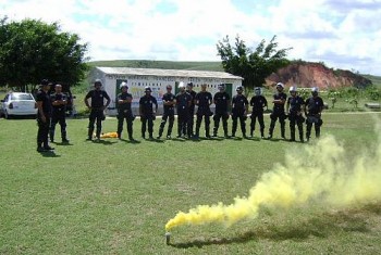 Policiais em treinamento