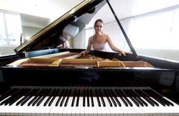Projeto Concerto aos Domingos 2011 tem início neste final de semana, com a pianista Fabíola Pinheiro