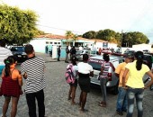 Operação policial despertou a curiosidade de populares em Penedo