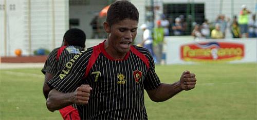 Cicero Alagoano marcou o 1º gol da partida