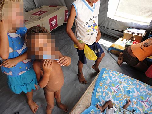 Crianças encontradas em barraca em Alagoas