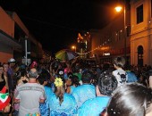 Jaraguá Folia reuniu milhares de pessoas na noite desta sexta, no bairro de Jaraguá