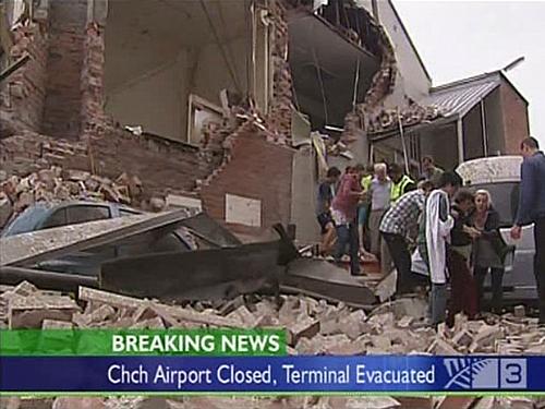 Terremoto de magnitude 6,3 atinge a cidade de Christchurch, na Nova Zelândia.