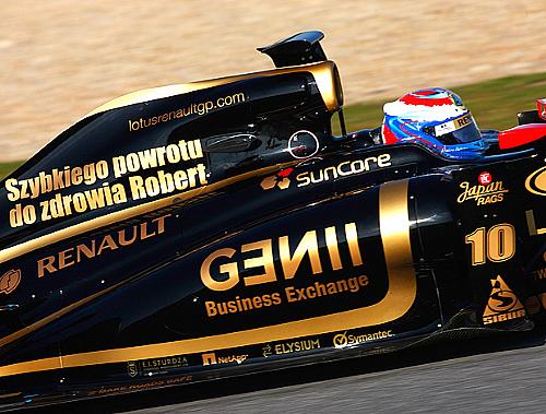 Vitaly Petrov anda nos testes em Jerez com a homenagem para Robert Kubica no carro