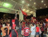 Rubro-negros fazem a festa na recepção do Fla em Maceió