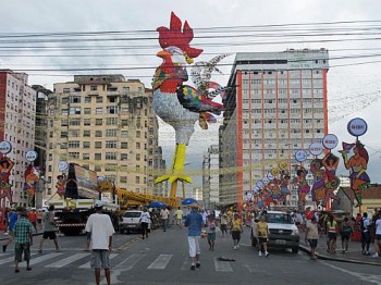 Desfile do Galo da Madrugada vai lotar ruas do Centro do Recife neste sábado (5)