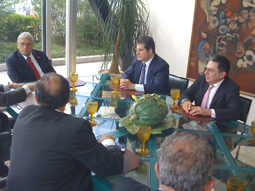 Nesta segunda-feira, governador almoçou com o vice-presidente do Grupo Brasilinvest, que vem a Alagoas em abril