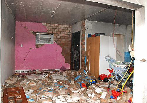 Explosão derruba casa em São Miguel dos Campos