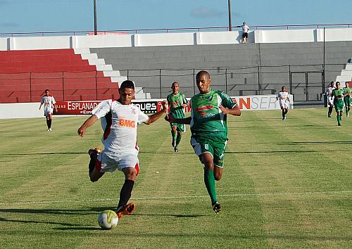 Murici vence o Corinthians Alagoano e assume a liderança