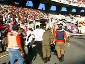 Torcedor morre após cair em fosso de estádio em Pernambuco