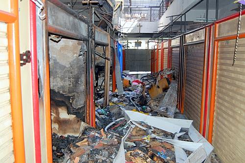 Incêndio destruiu totalmente sete estandes do Pavilhão do Artesanato