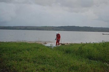 Vazamento de óleo atingiu Lagoa Manguaba