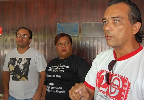 Sintufal organiza mobilização na porta da Ufal em Maceió