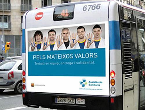 Campanha publicitária estampa ônibus em Barcelona
