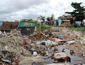 Moradores da Vila dos Pescadores denunciam deficiência na coleta no bairro de Jaraguá