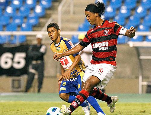 Ronaldinho Gaúcho no empate do Flamengo com o Horizonte