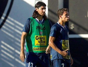 Loco Abreu e Caio: titulares do Botafogo