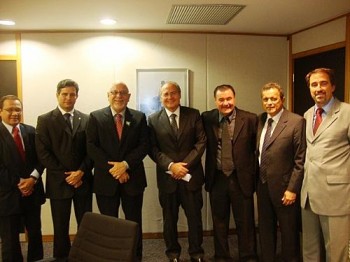 Com o ministro Negromonte, Renan, Quintella e diretores da Caixa, Almeida consegue a garantia de continuidade das obras